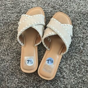 Dolce Vita Whipstitch cross sandal (Size 7.5)